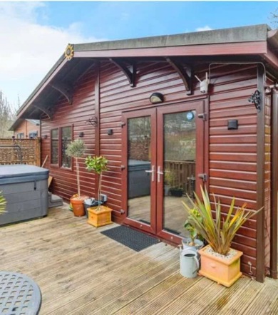 Tingdene Special, exterior at Devon Hills