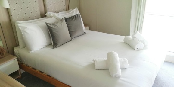 ABI Beachcomber, master bedroom at Praa Sands