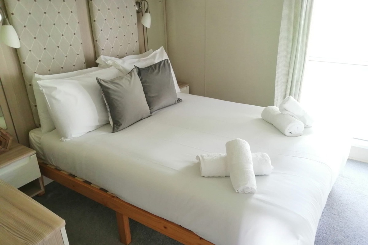 ABI Beachcomber, master bedroom at Praa Sands