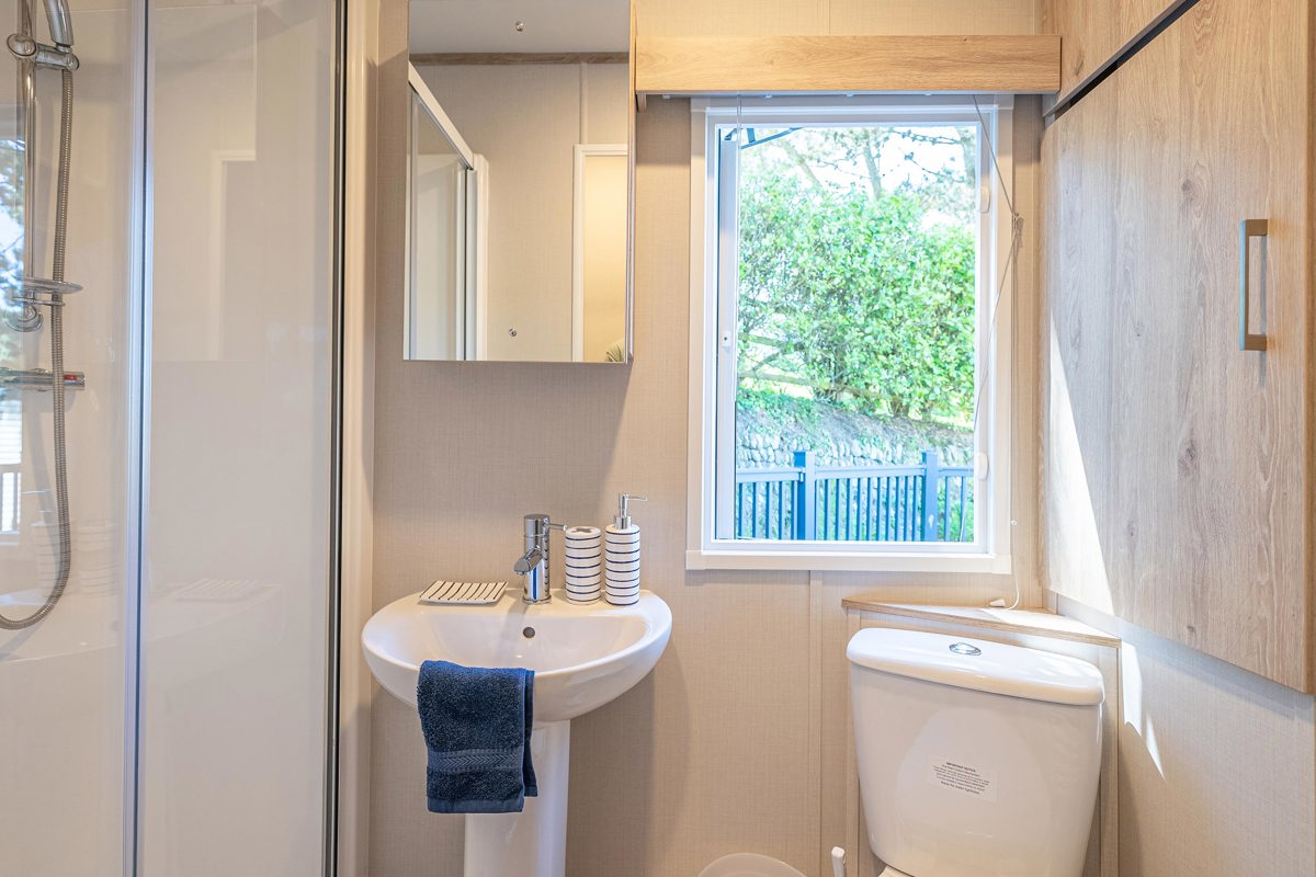 Carnaby Ashdale, bathroom at Praa Sands