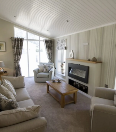 Oakgrove Clarendon, living area at Finlake