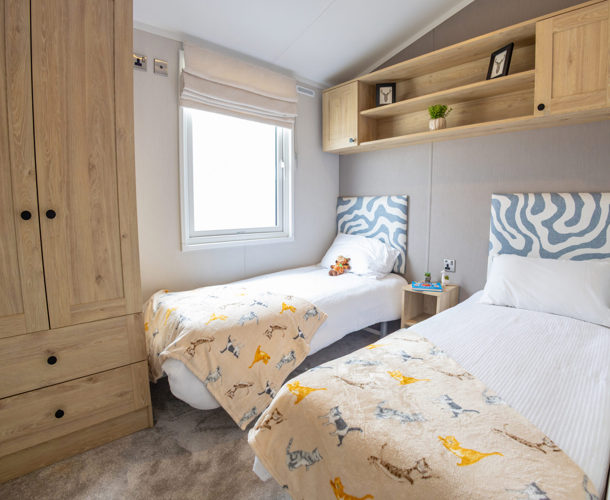 Sunseeker Spirit, twin bedroom at Praa Sands