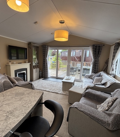 Devon Hills, Regal Hamilton, living room