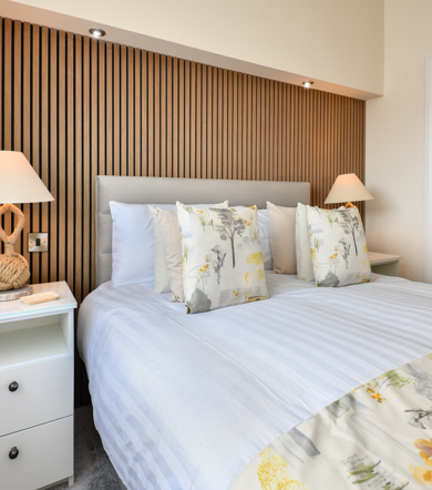 The Warren, Oakgrove Shearwater, master bedroom
