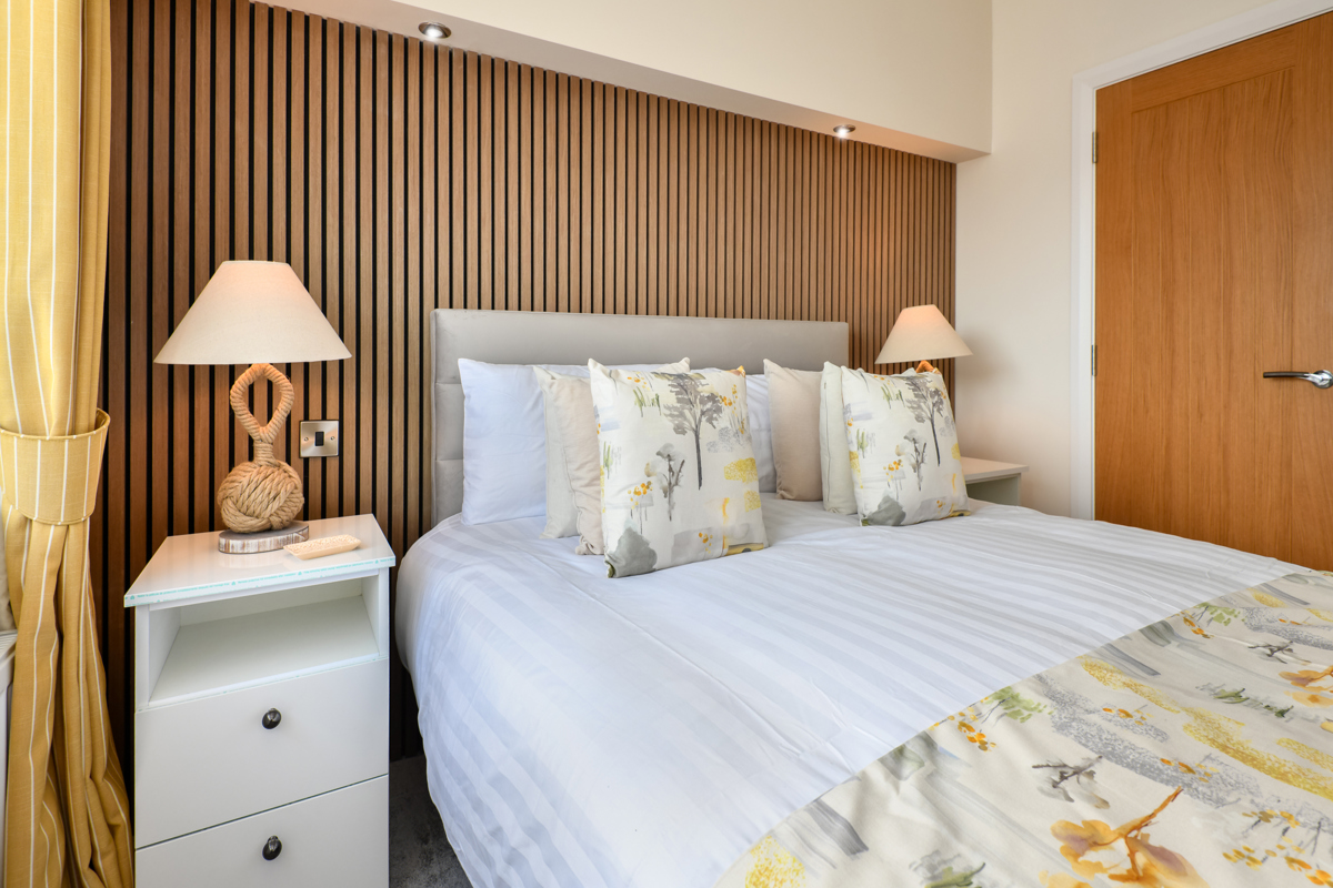 The Warren, Oakgrove Shearwater, master bedroom
