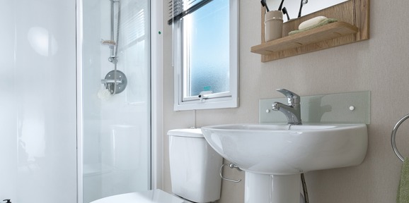 ABI Coworth, bathroom at Finlake