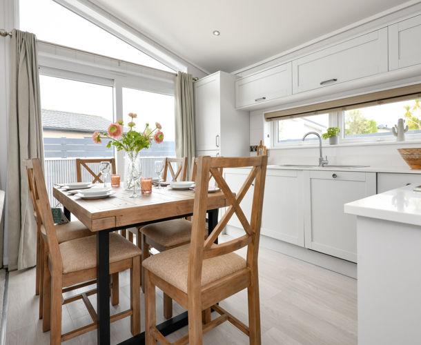 The Warren, Prestige Oyster Catcher, dining table