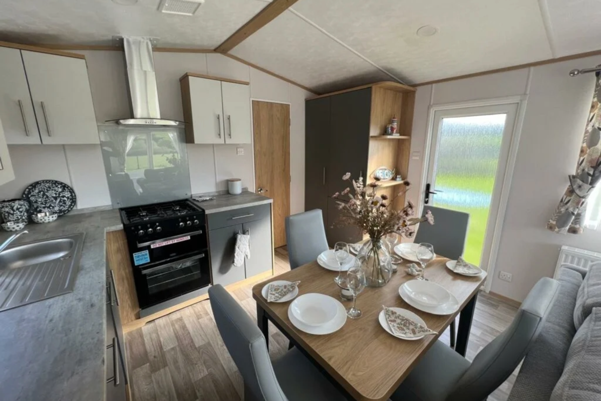 Carnaby Silverdale, dining room table at Talyfan