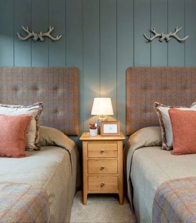 Prestige Foresters, twin bedroom at Brokerswood