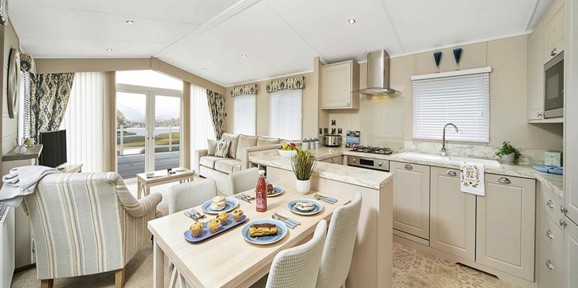 Praa Sands, Carnaby Lakehouse, open plan layout