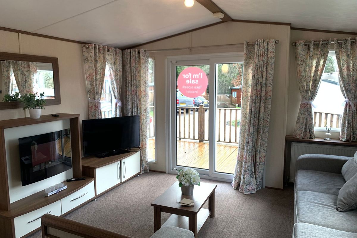 Carnaby Finesse, patio doors at Finlake