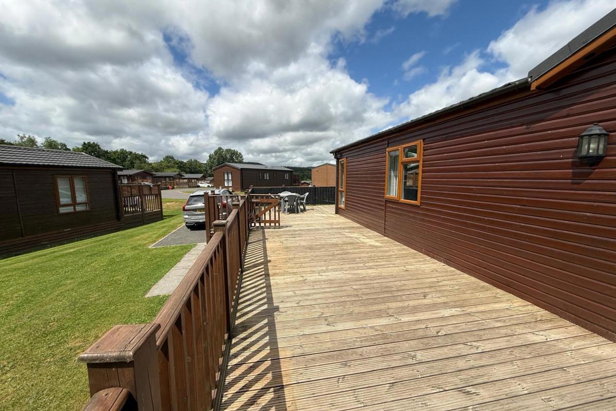 Finlake, Omar Southwold, side deck