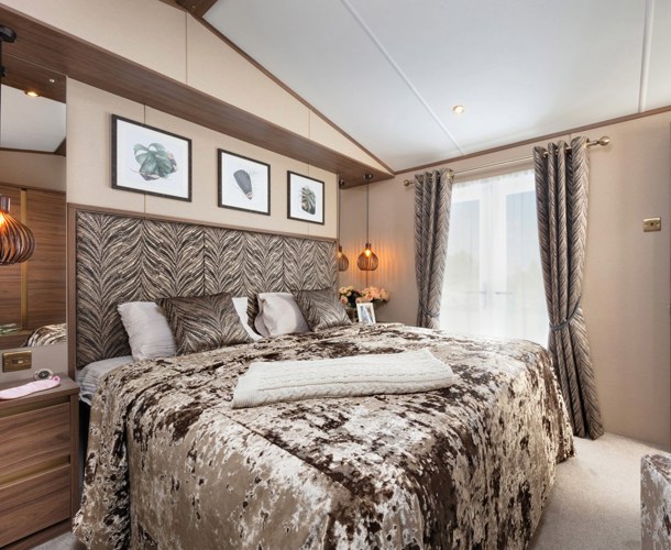 Carnaby Langham, master bedroom at Delamere