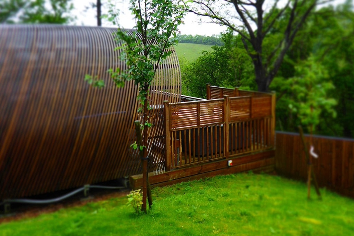 Signature Pod, side exterior at Finlake
