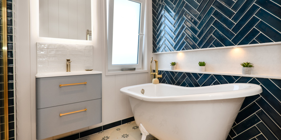 Retreat Coastal, bath at The Warren