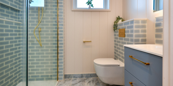 Retreat Coastal, shower at The Warren