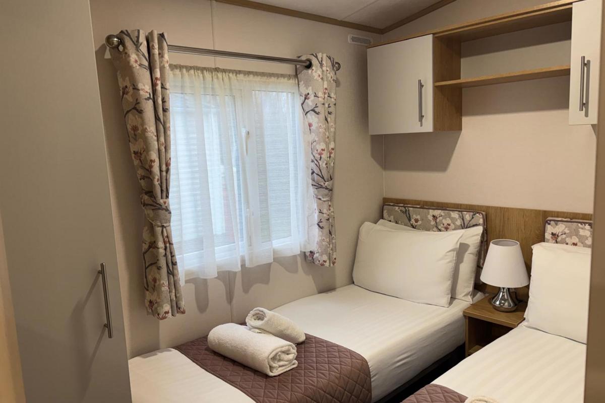 Carnaby Silverdale, twin bedroom at Dartmoor View