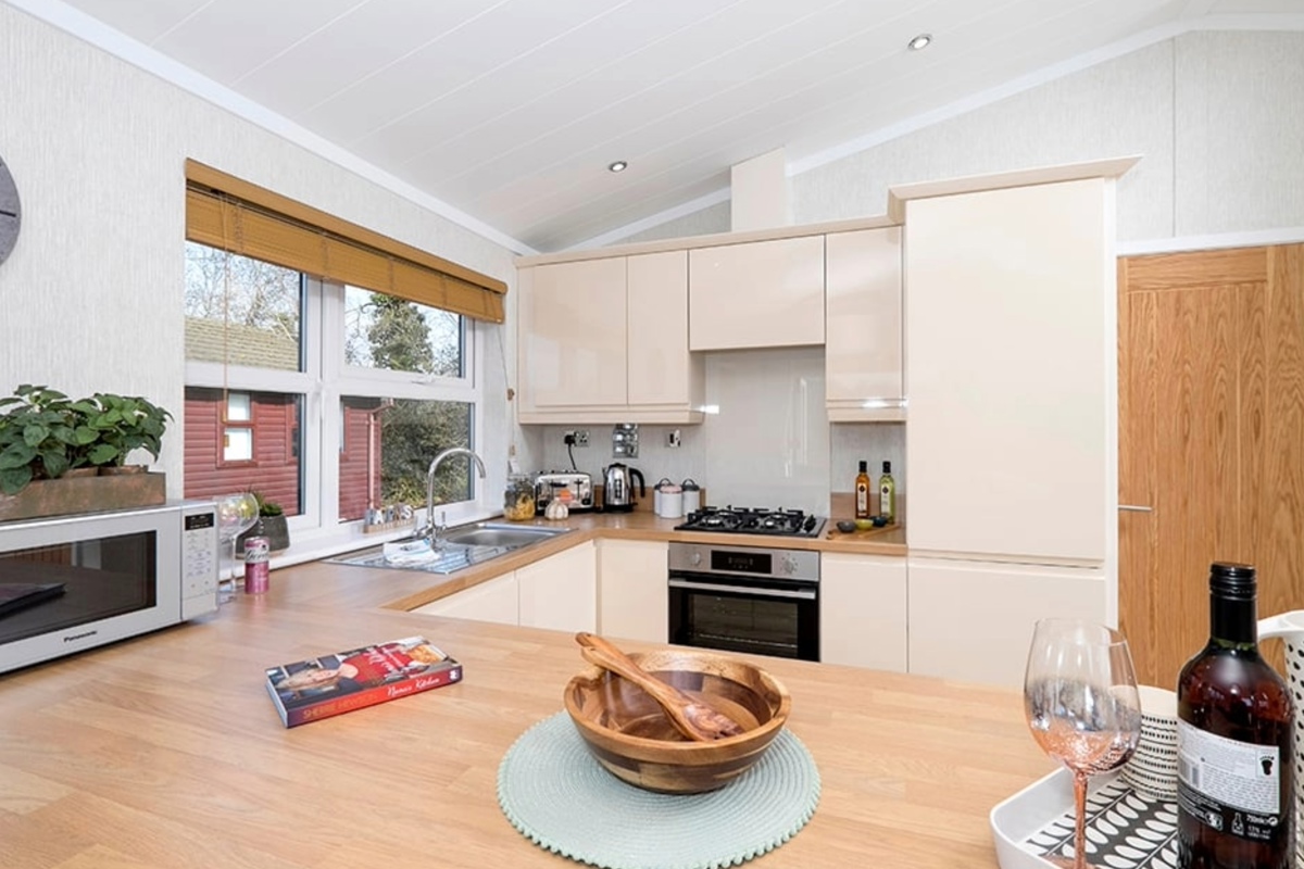 Wessex Classic, breakfast bar at Delamere