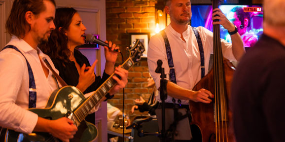 The Warren Live Band At The Club