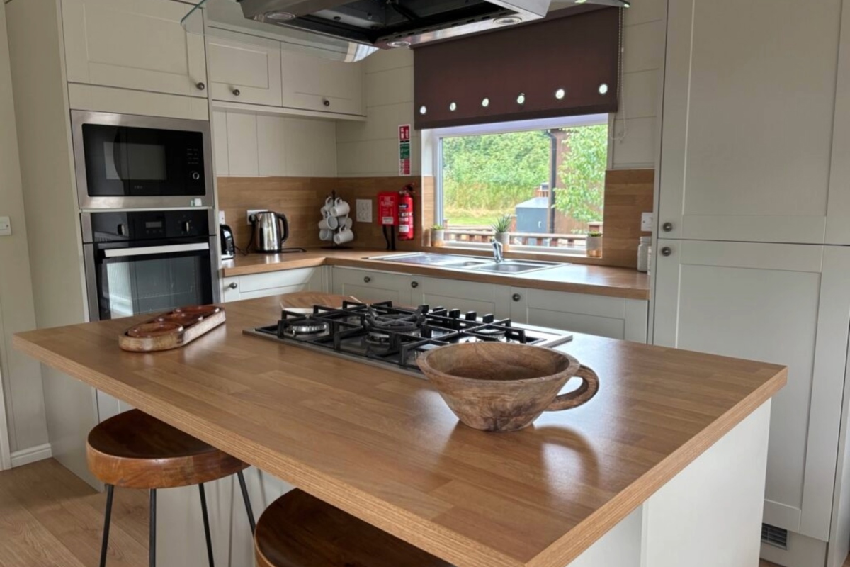 Prestige Dovecote, breakfast bar at Brokerswood