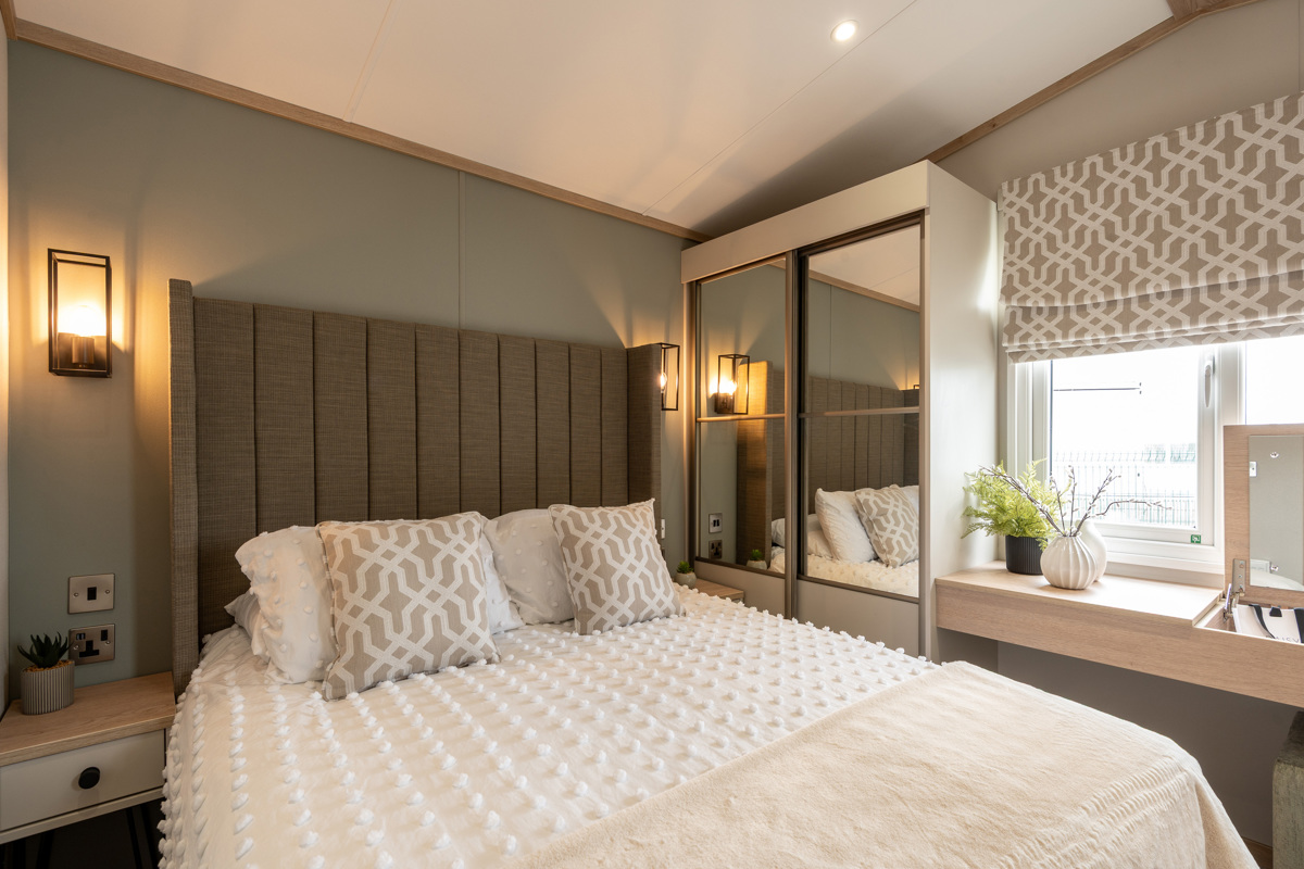 Victory Harraway, master bedroom with mirror at Devon Hills