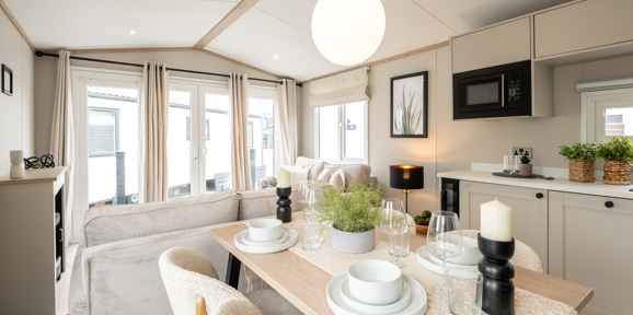 Victory Harraway, dining and lounge at Devon Hills