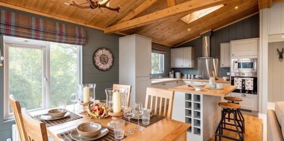Prestige Foresters, dining area and kitchen at Brokerswood