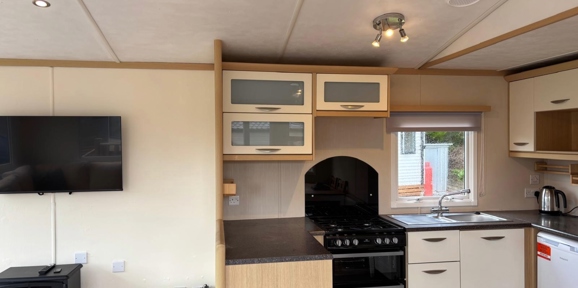 Carnaby Casablanca, kitchen and window at Dartmoor View