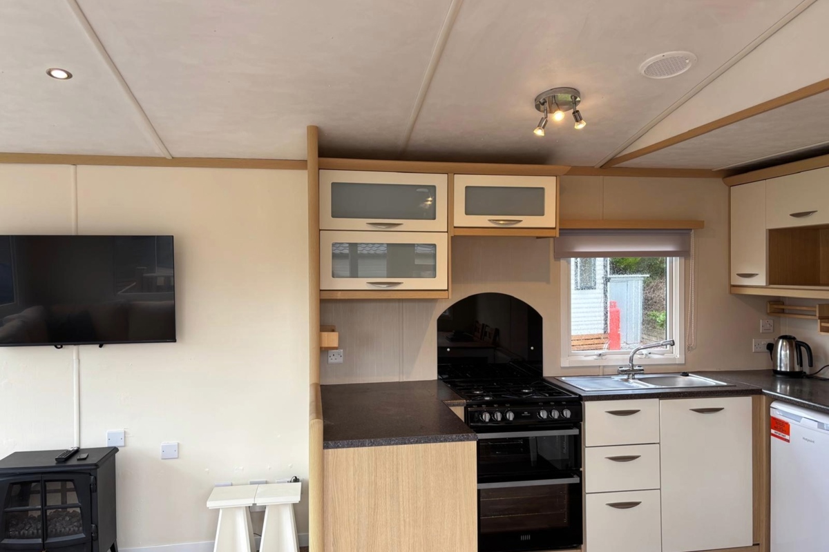 Carnaby Casablanca, kitchen and window at Dartmoor View