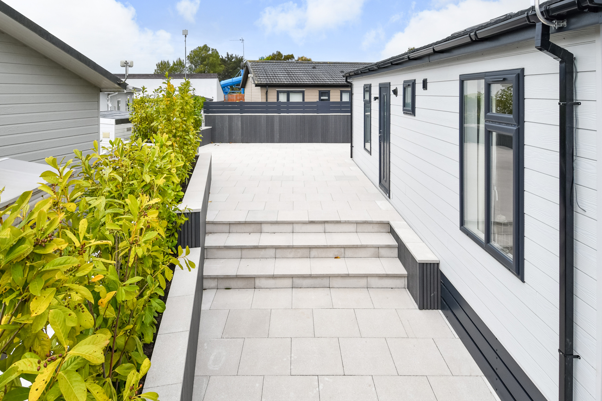 The Warren, Prestige Oyster Catcher, side steps