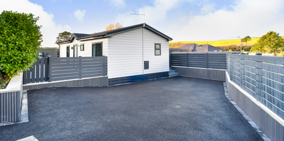 Oakgrove Osprey, parking spaces at The Warren