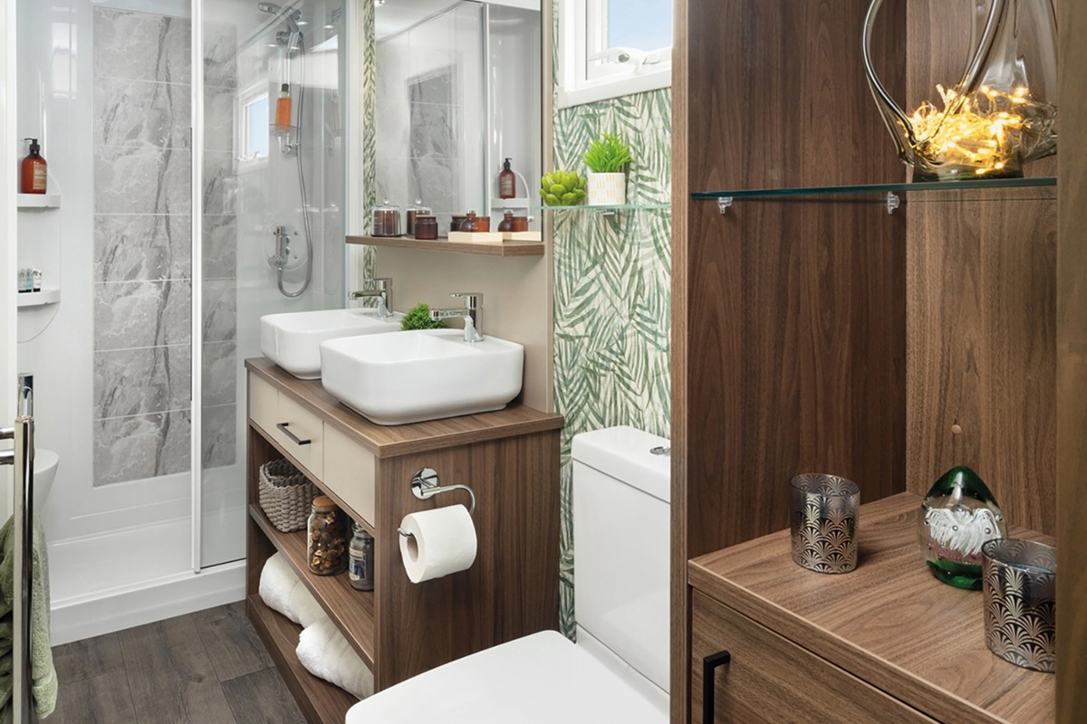 Carnaby Langham, bathtoom with sinks at Praa Sands