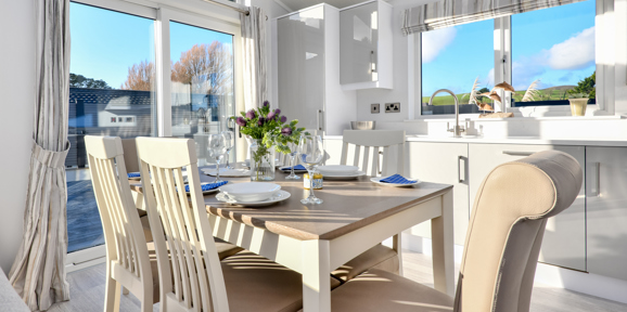 Oakgrove Osprey, dining area at The Warren