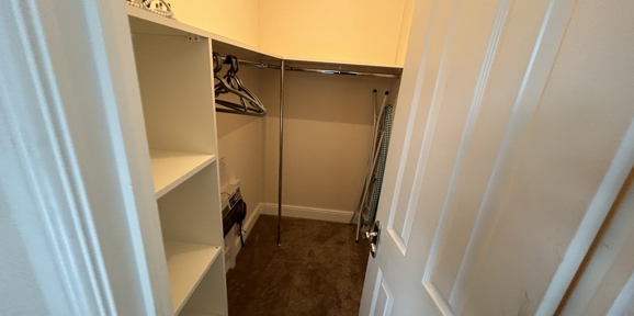 Devon Hills, Homeseeker Olympia, wardrobe