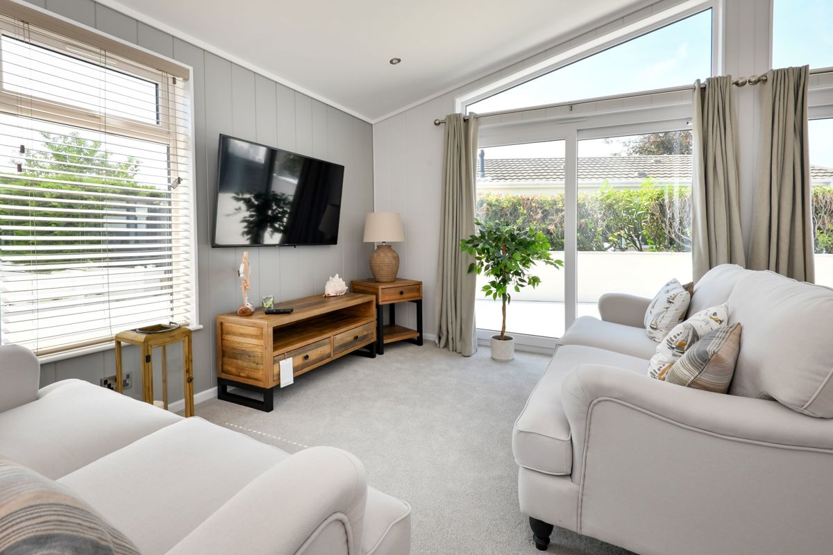 Prestige Oyster Catcher, living room at The Warren Resort & Spa