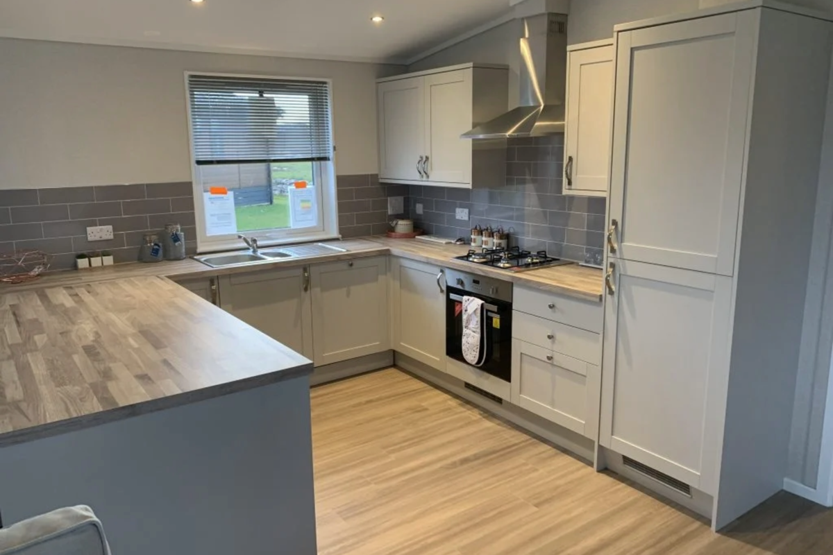 Prestige Plantation, kitchen at Delamere