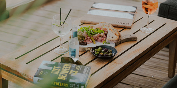 The Warren Light Bites At The Sandbar