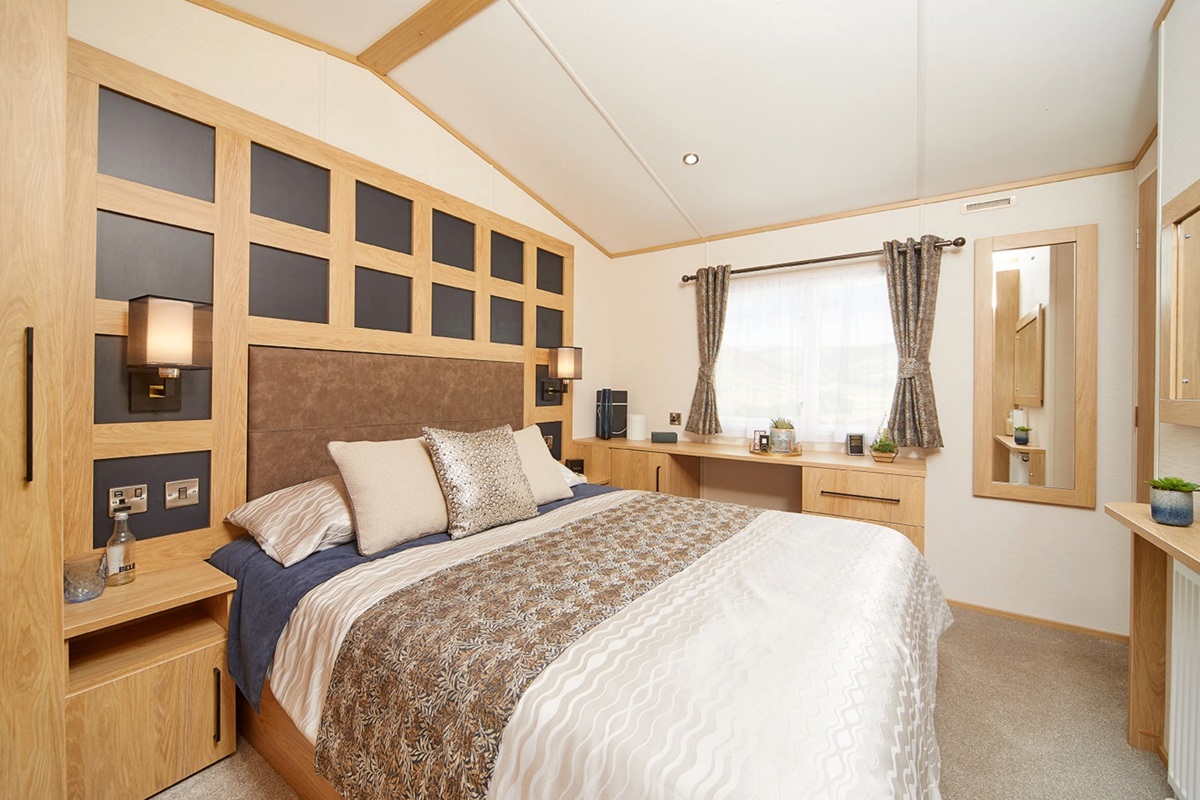 Carnaby Chantry, master bedroom at Delamere