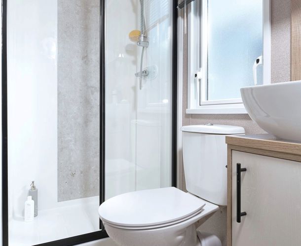 ABI Beverley, Bathroom Shower at Finlake