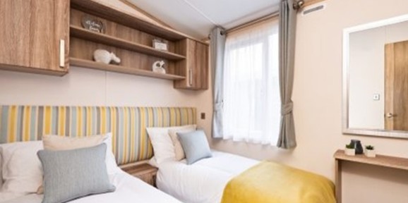 Sunseeker Supreme, twin bedroom at Brokerswood