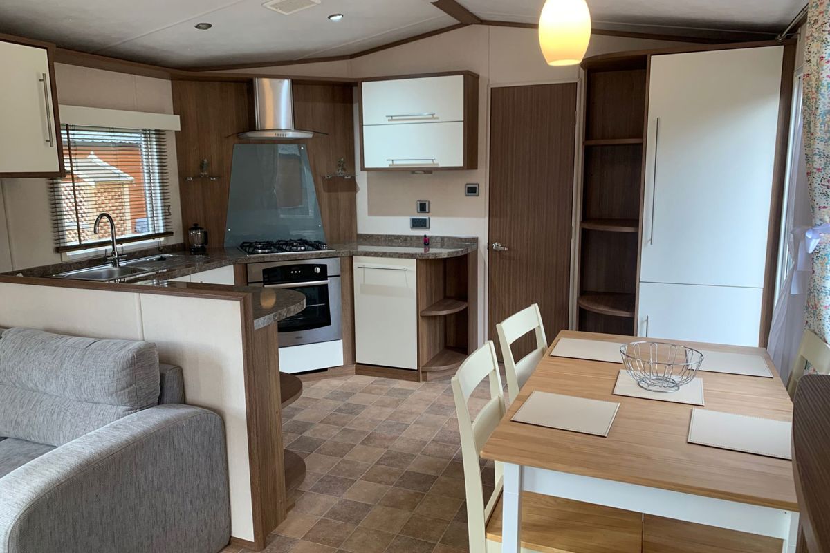 Carnaby Finesse, dining area at Finlake