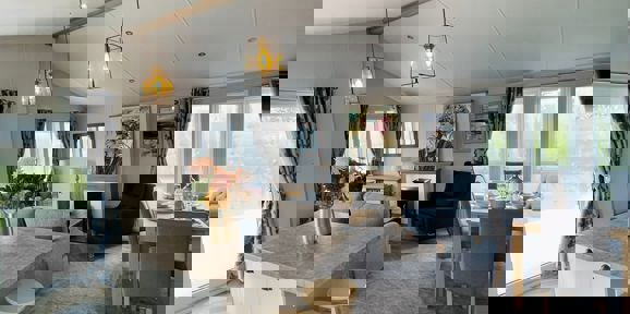 Willerby Pinehurst, breakfast bar at Delamere