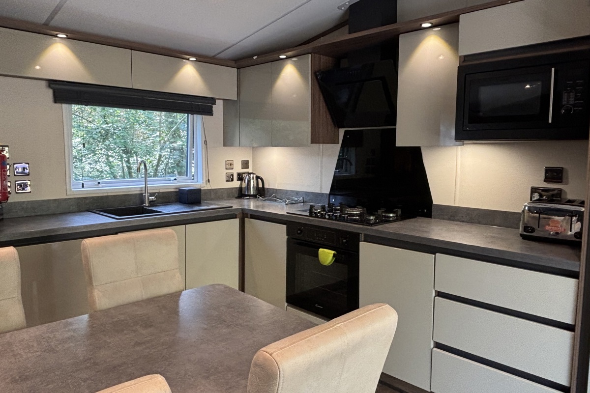 Brokerswood, Carnaby Langham, kitchen