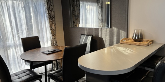 Carnaby Stamford, dining area at Brokerswood