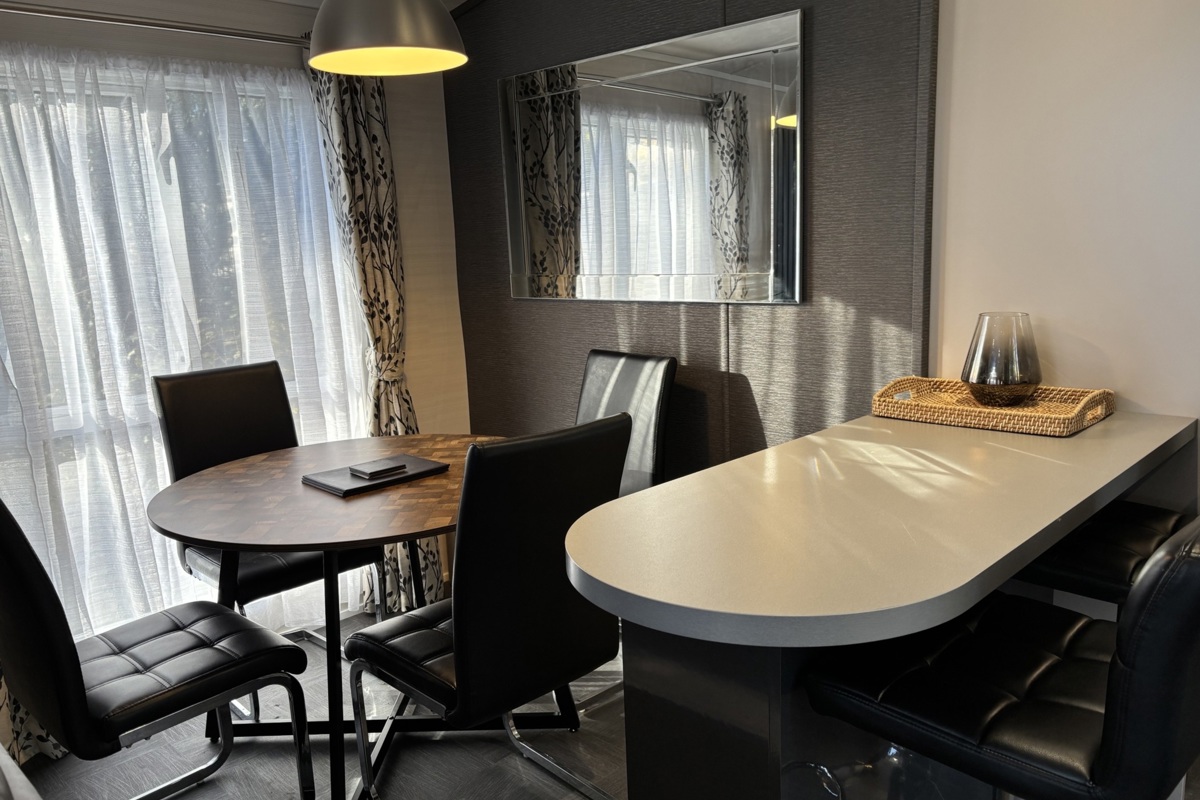 Carnaby Stamford, dining area at Brokerswood