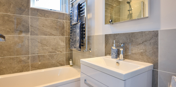 Oakgrove Osprey, bath at The Warren