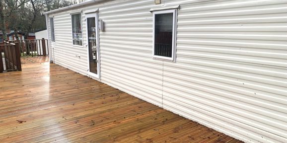 Carnaby Finesse, side exterior at Finlake