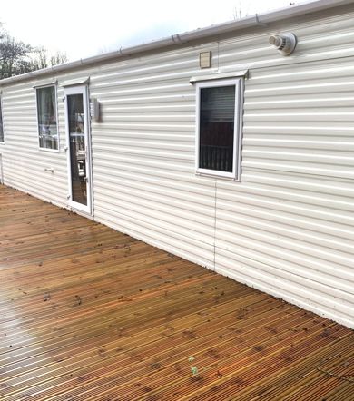 Carnaby Finesse, side exterior at Finlake