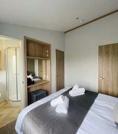 Willerby Pinehurst, master into ensuite at Delamere