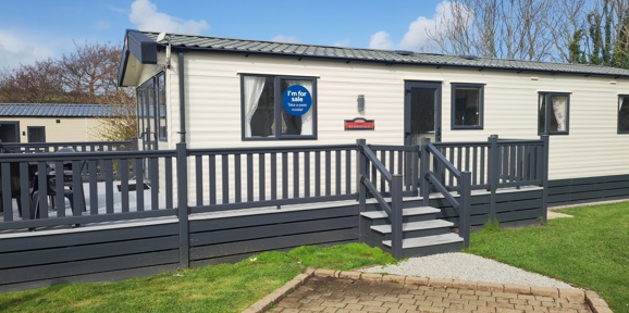 Praa Sands, Carnaby Oakdale, exterior